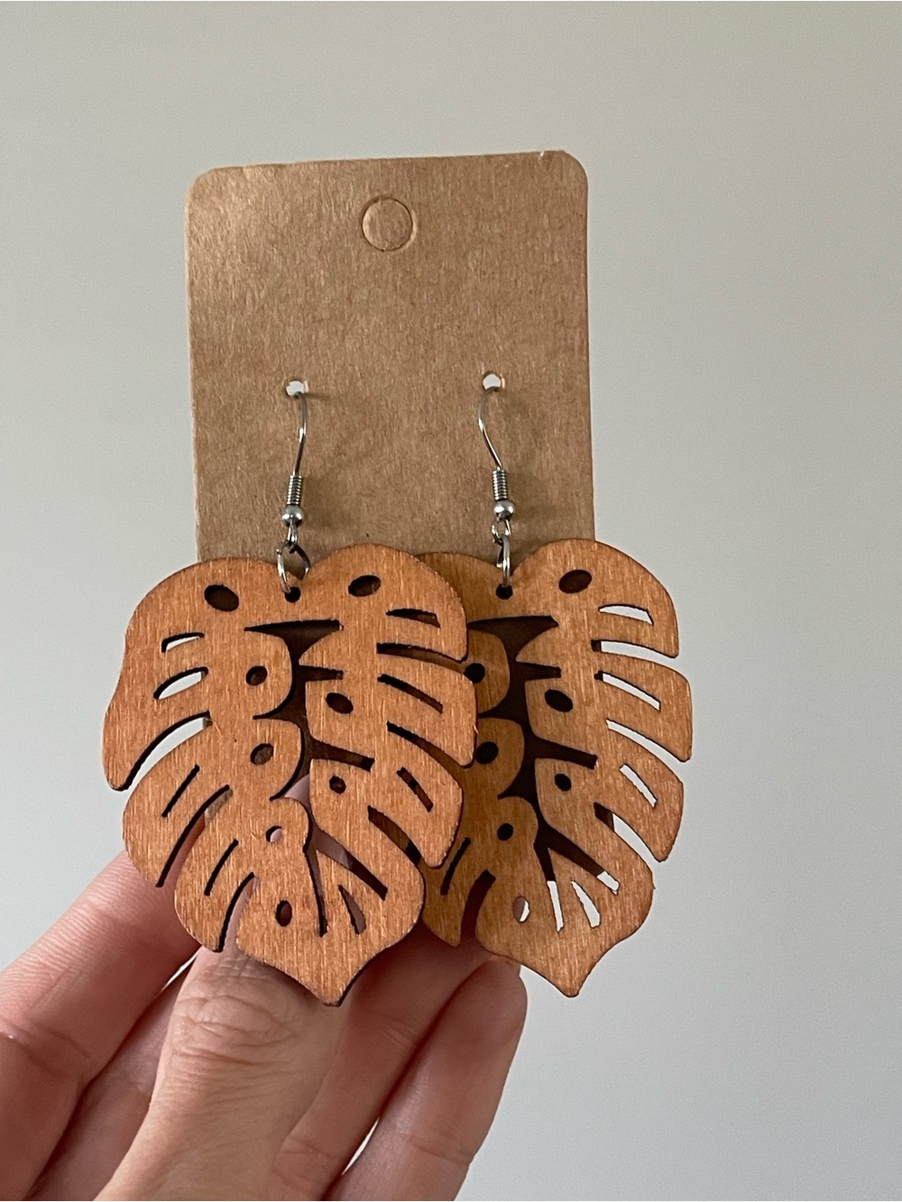 Leaf wooden earrings - Picture 3 of 3